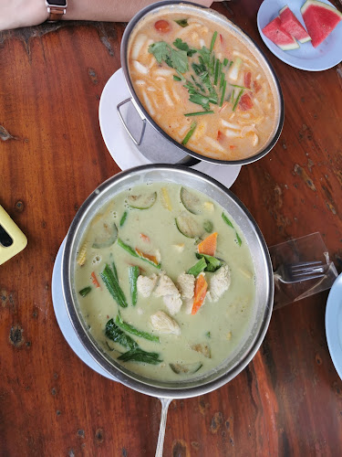 Tom Yum Restaurant - การบริการอาหารและที่พัก