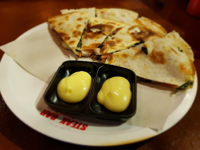 สเต็กอุบลฯ-บ้านอันดาสเต็กเฮ้าส์2 - การบริการอาหารและที่พัก