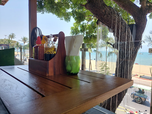 Beer Hubb (Pattaya Beach Road) - การบริการอาหารและที่พัก