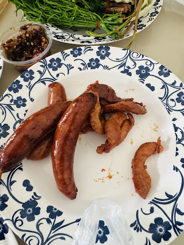 ตลาดสดเจ้าสัว - การบริการอาหารและที่พัก