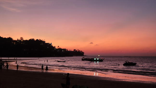 Boonchuay Sunbeds and service at the Beach, Kamala