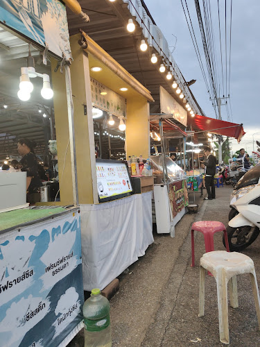 ตลาดน้ำอุ่น