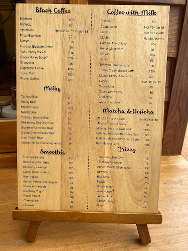 Opinii despre Bread Crumbs Cafe' în อำเภอเมืองภูเก็ต - การบริการอาหารและที่พัก