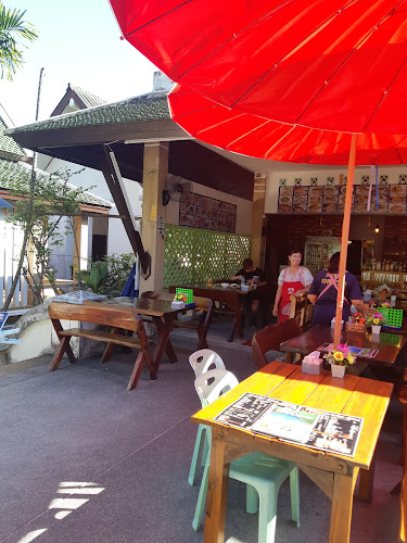 Fast-Food Restaurant - การบริการอาหารและที่พัก