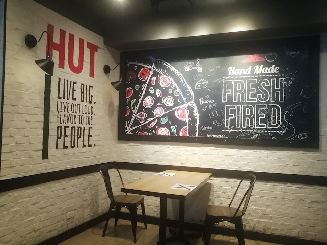 พิซซ่าฮัท พัทยา-นาเกลือ - การบริการอาหารและที่พัก