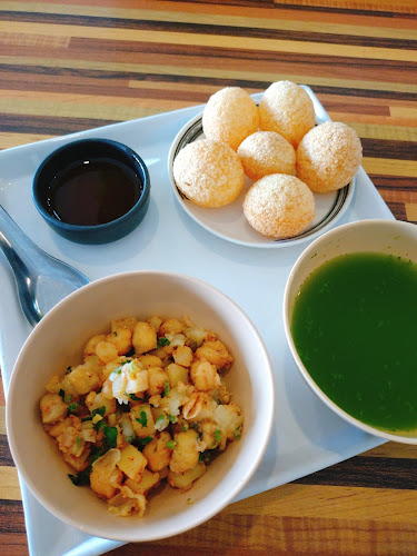 La Fiesta Indian Pakistan Thai Cafe n’Restaurant Hatyai (Halal) - การบริการอาหารและที่พัก