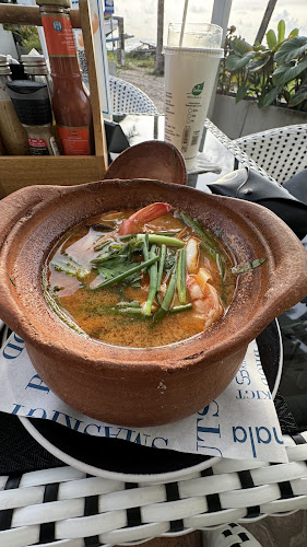 Opinii despre SB Kamala Beach Cafe Restaurant în อำเภอกะทู้ - การบริการอาหารและที่พัก