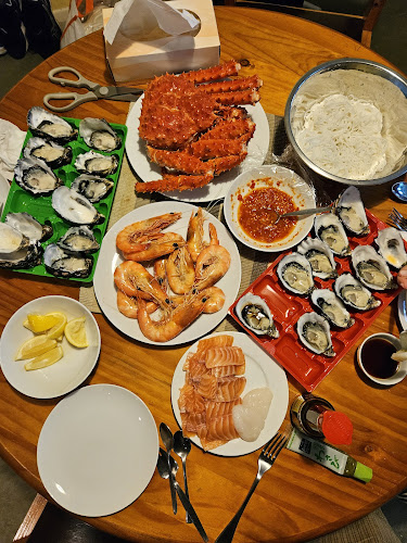 LUCKY BAR - OTOP - การบริการอาหารและที่พัก