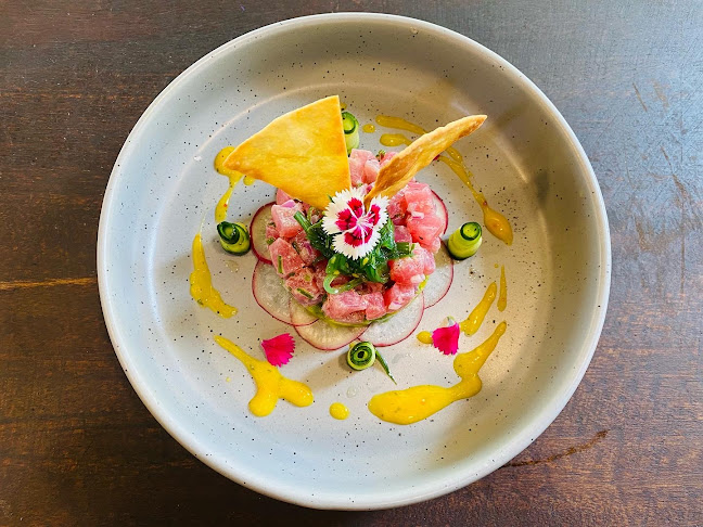 306 ถ. นริศร ตำบลตลาดใหญ่ อำเภอเมืองภูเก็ต ภูเก็ต 83000