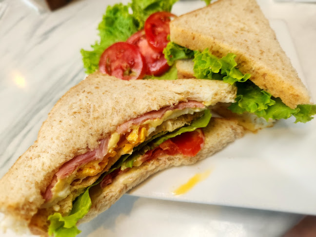 Opinii despre Charlotte 58 Cafe în อำเภอเมืองสุโขทัย - การบริการอาหารและที่พัก