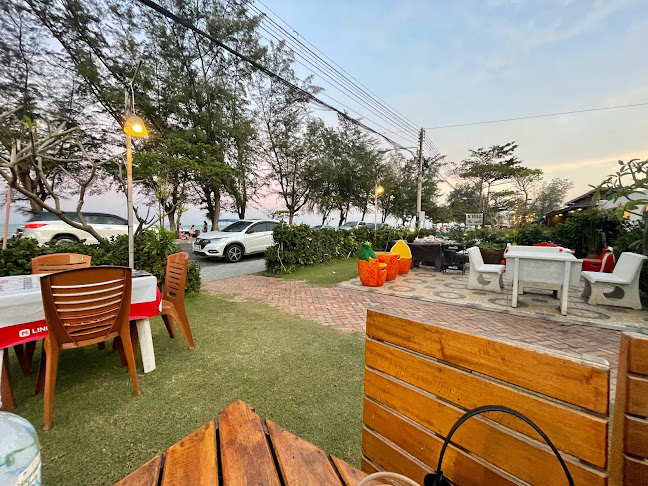 ร้านอาหารสนแก้ว ซีฟู๊ด - การบริการอาหารและที่พัก