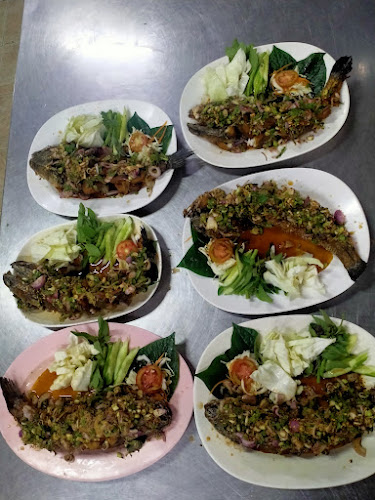 Comentarii opinii despre ครัวดอกคูณ