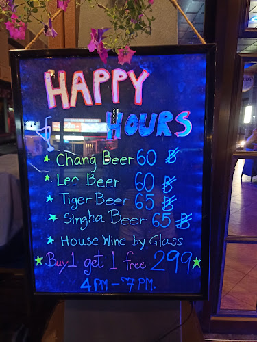 Bistro Wine Cafe - การบริการอาหารและที่พัก