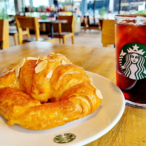 Starbucks (Central Village Outlet) - การบริการอาหารและที่พัก