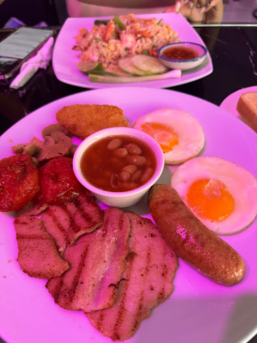 Time Bar - การบริการอาหารและที่พัก