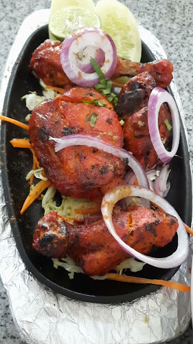 เอเวอร์เรส พัทยาซอย 10 สาย 2 - การบริการอาหารและที่พัก