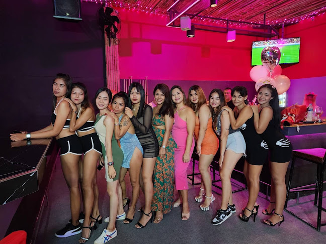 Nai harn city bar - การบริการอาหารและที่พัก