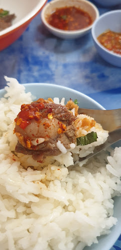 Comentarii opinii despre ก๋วยเตี๋ยวเนื้อเจ๊แดง