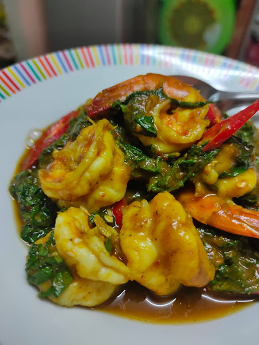 ข้าวหน้าแน่นครัวนคร ฮาลาล - การบริการอาหารและที่พัก