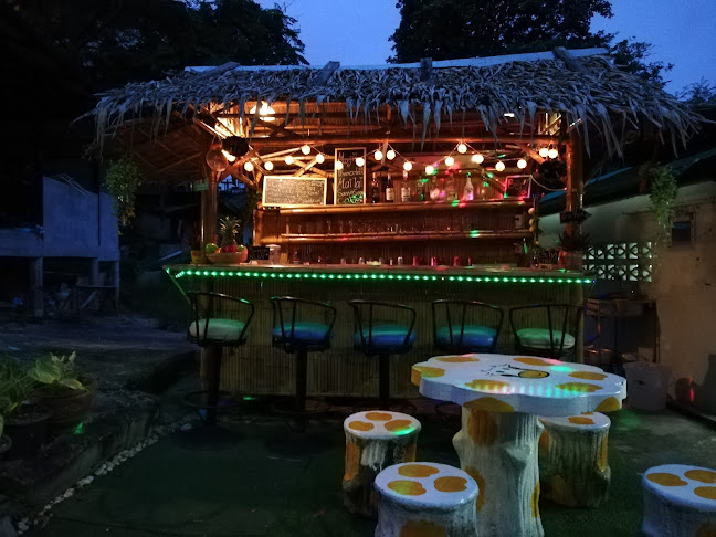 Opinii despre Hill Top Bar 5665 în เมือง - การบริการอาหารและที่พัก