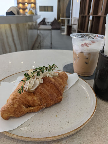 Aram Coffee&Crepes - อำเภอเมืองภูเก็ต