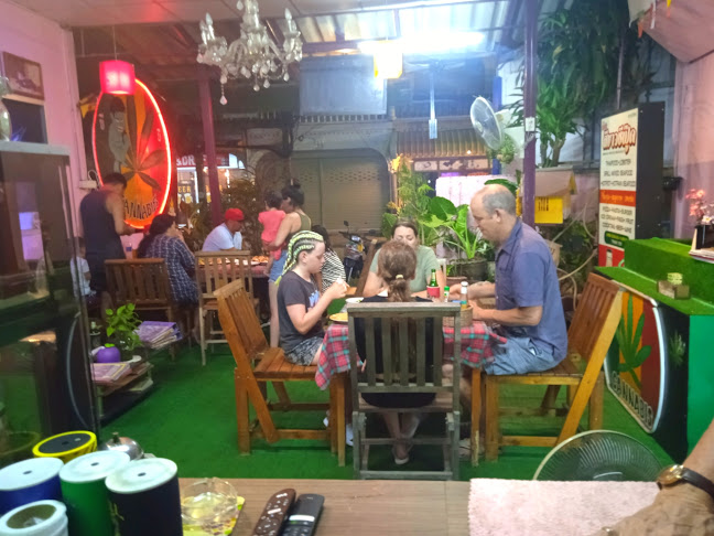 ร้านอาหารสีขาวซีฟู้ด