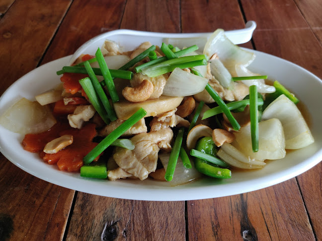 Mountain Jungle Restaurant - การบริการอาหารและที่พัก