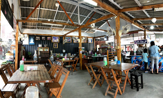 ครัวอภิรัตต์ริมทางรถไฟ - เมือง