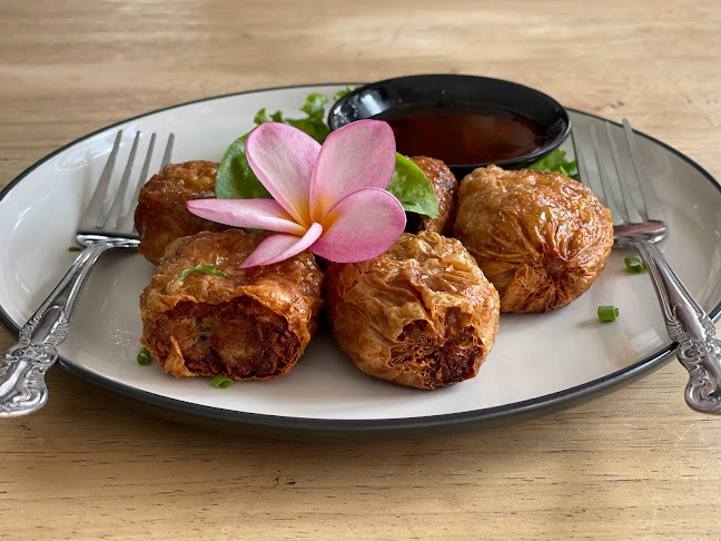 หมี่ฮก MeeHok Phuket - การบริการอาหารและที่พัก