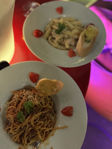 Romantic Garden Hiso Hotel - การบริการอาหารและที่พัก