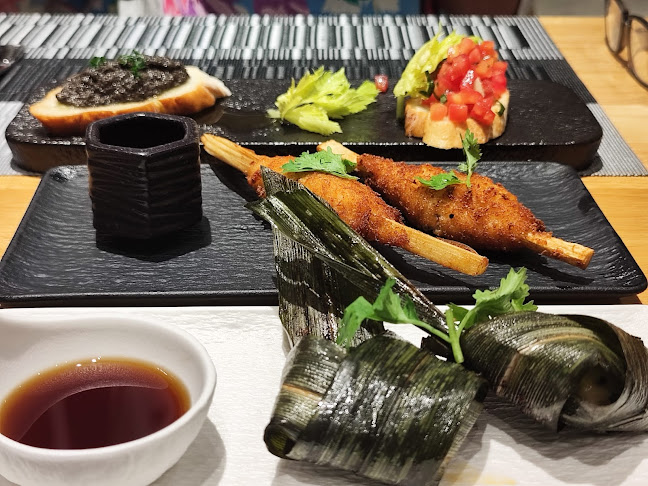 De Earn Cafe and Bar Phuket - การบริการอาหารและที่พัก