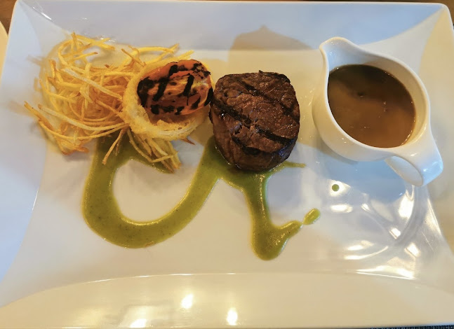 Steak & Co. Pattaya - การบริการอาหารและที่พัก