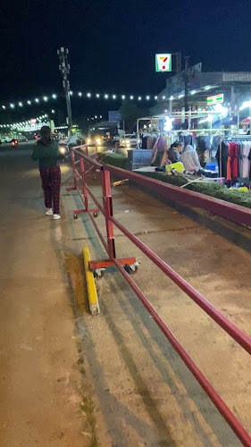 ตลาดโต้รุ่ง อุบลสแควร์