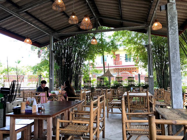 ร้านเด็ดเอร็ด ก๋วยเตี๋ยวคั่วไก่ไฟมังกร by pinny the chef @ระยอง - การบริการอาหารและที่พัก