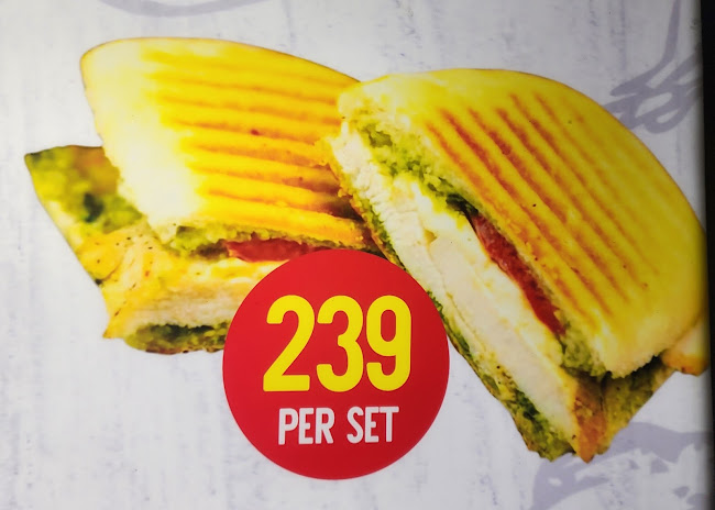 Comentarii opinii despre Aree's Kitchen & Lounge