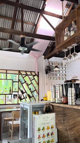 Opinii despre Khao Phra Cafe & Eatery în อำเภอเกาะสมุย - การบริการอาหารและที่พัก