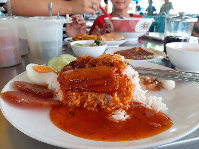 Opinii despre เจ๊จิ๋ม ก๋วยเตี๋ยวเส้นปลา เกี๊ยวปลา în อำเภอเมืองระยอง - การบริการอาหารและที่พัก