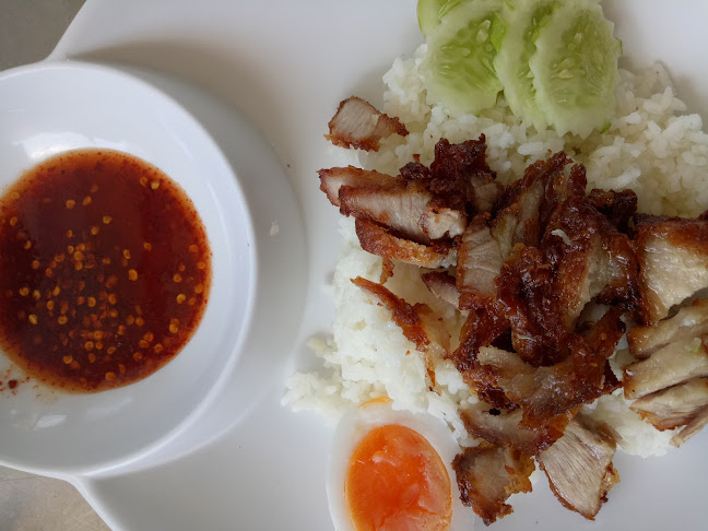 Opinii despre ครัวอภิรัตต์ริมทางรถไฟ în เมือง - การบริการอาหารและที่พัก