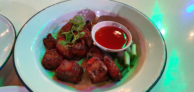 Opinii despre Slum Bar în อำเภอเมืองพะเยา - การบริการอาหารและที่พัก