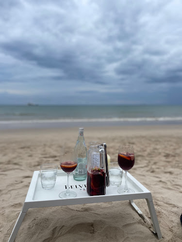 Catch Beach Club - การบริการอาหารและที่พัก