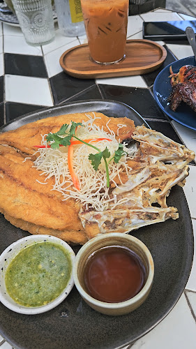 Opinii despre Cave Beach Club în อำเภอสัตหีบ - การบริการอาหารและที่พัก