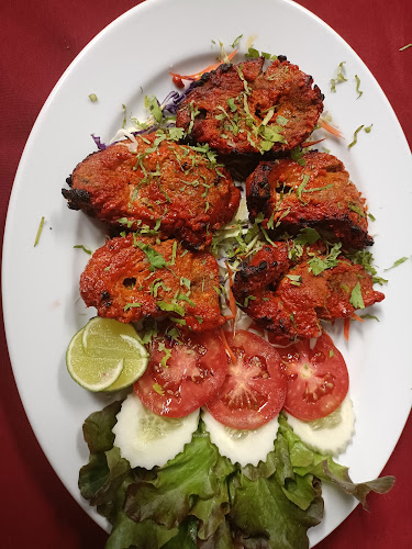 Opinii despre Suraj Indian Restaurant Kamala în อำเภอกะทู้ - การบริการอาหารและที่พัก