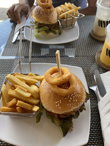 Zebra Cafe - อำเภอกะทู้