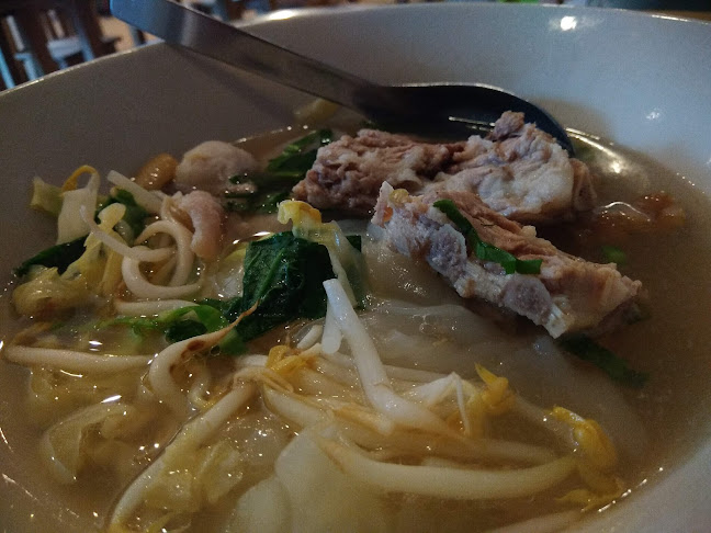 Comentarii opinii despre ก๋วยเตี๋ยวต้มยำหมูชากังราว