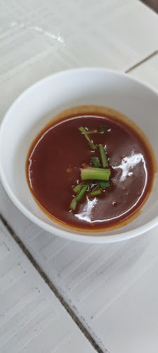 ตา ต้า สุกี้ - การบริการอาหารและที่พัก