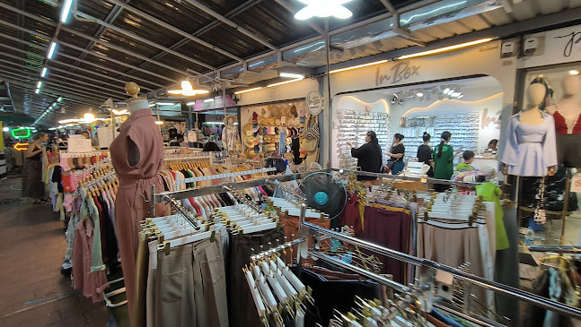 Opinii despre ตลาดกรีนเวย์ ไนท์มาร์เก็ต în อำเภอหาดใหญ่ - การบริการอาหารและที่พัก