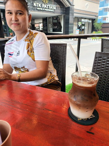 Ariya bar and coffee - การบริการอาหารและที่พัก
