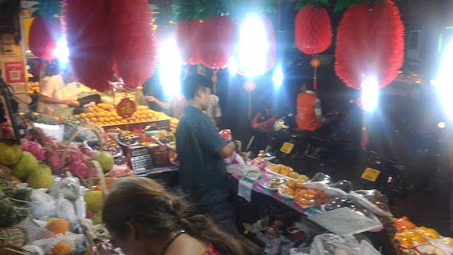 ตลาดโต้รุ่งแม่วิไล - การบริการอาหารและที่พัก