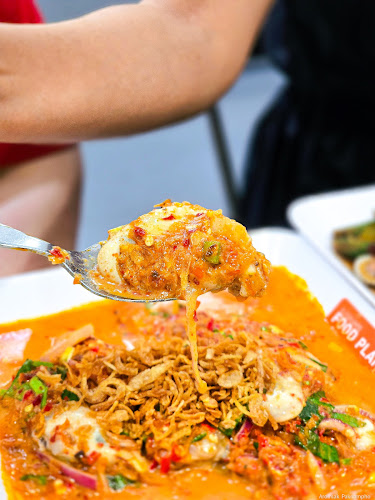 เลขที่ 320/11 ปากน้ำโพ เมือง นครสวรรค์ 60000