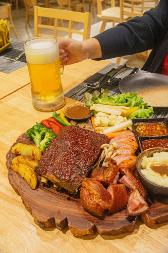 De Earn Cafe and Bar Phuket